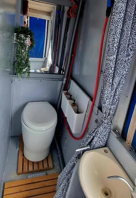 Liquid Spirit Noosaville Houseboat 