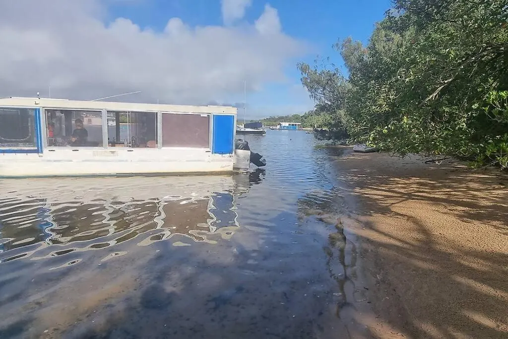 Liquid Spirit Noosaville Houseboat 