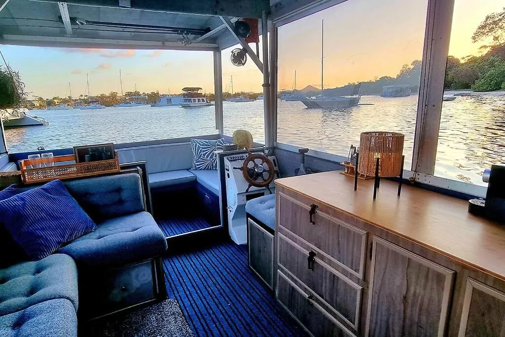 Liquid Spirit Noosaville Houseboat 